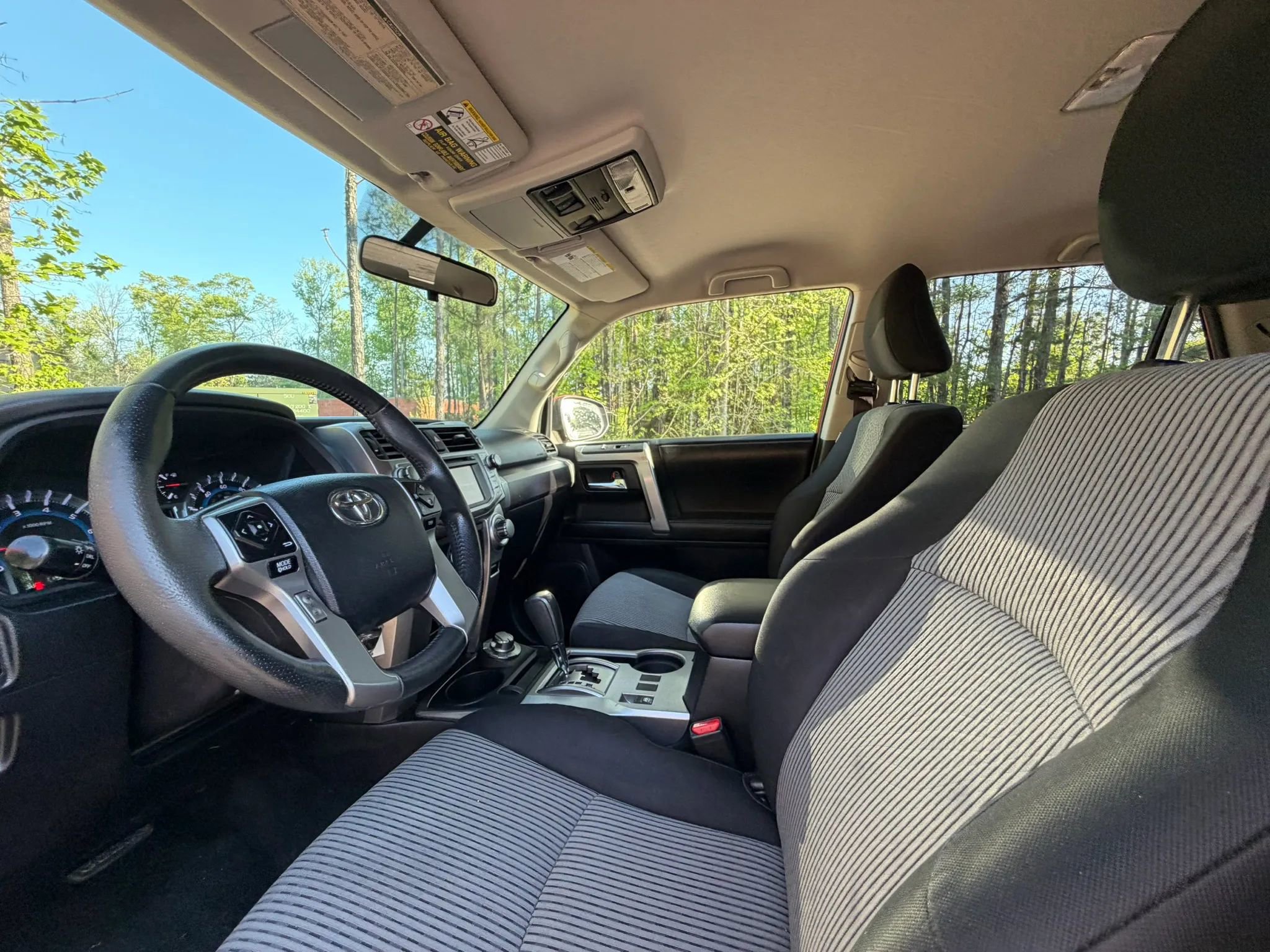 Used 2014 Toyota 4Runner SR5 AWD/4WD image 12