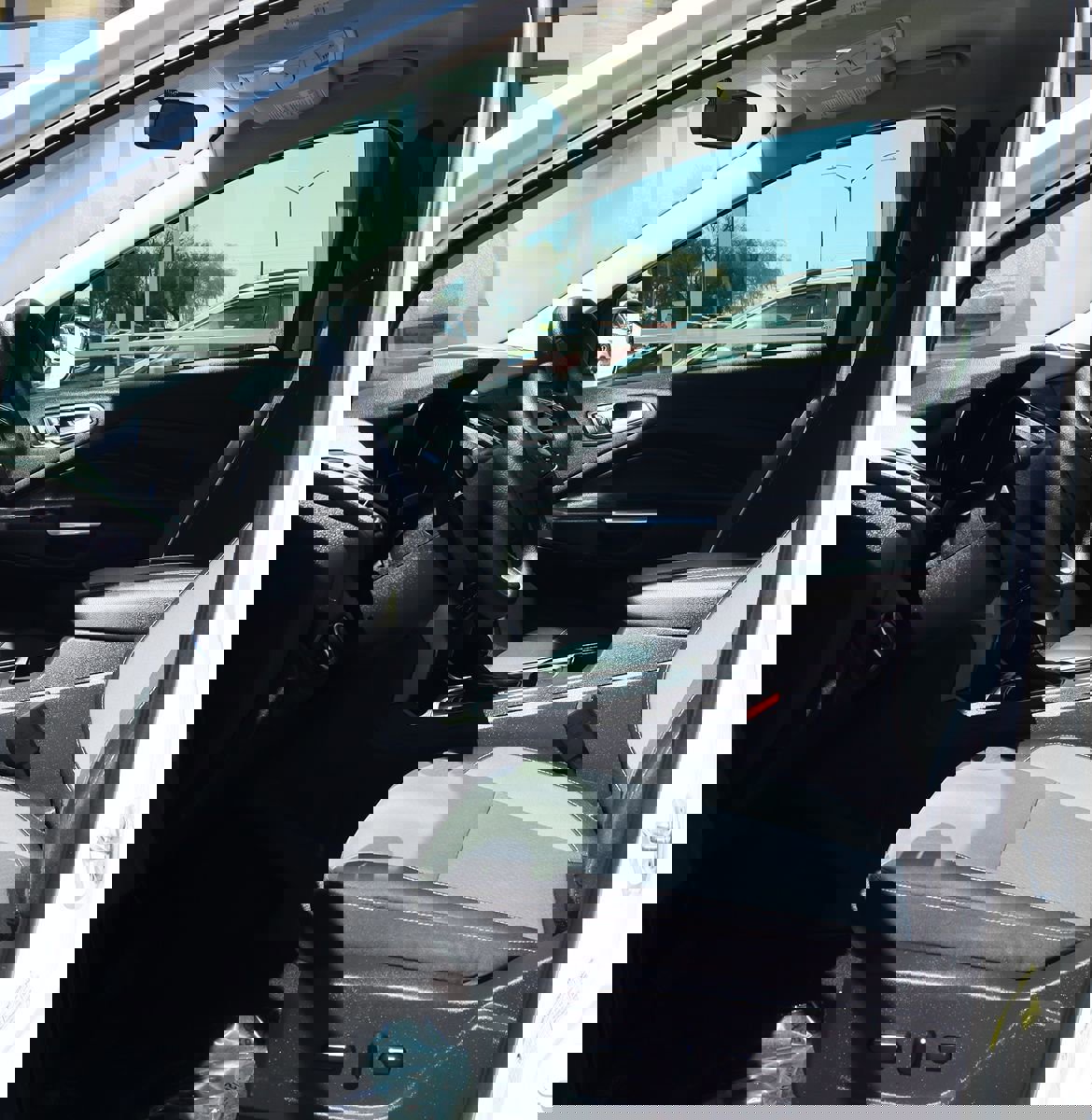 Used 2018 Ford Escape SE image 37