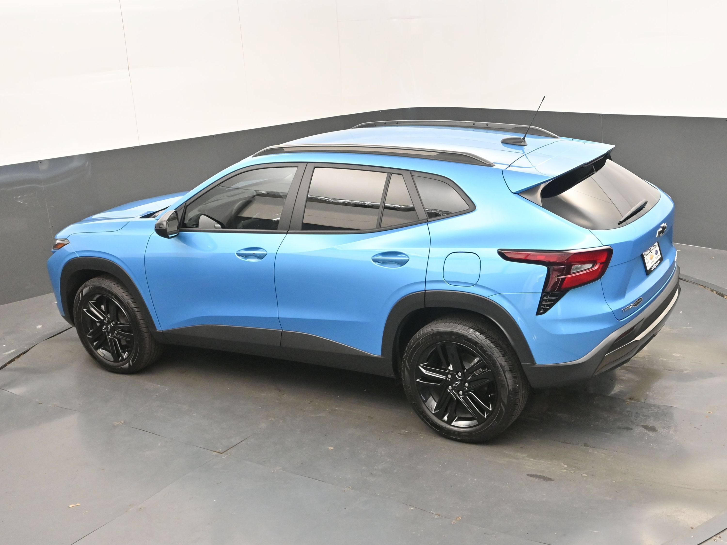 Used 2025 Chevrolet Trax ACTIV FWD image 32