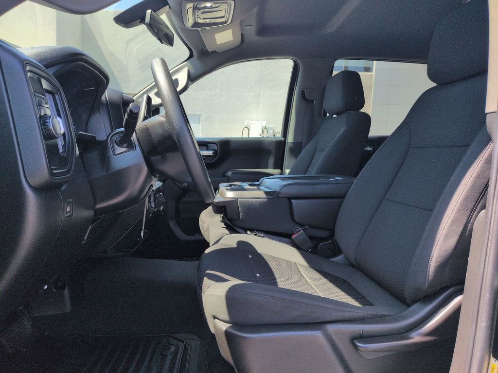 Used 2020 Chevrolet Silverado 1500 Custom w/ Custom Value Package RWD image 13
