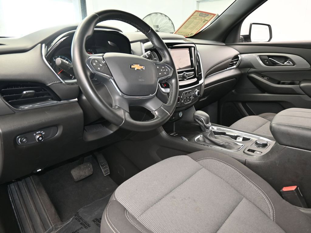 Used 2023 Chevrolet Traverse LT image 13