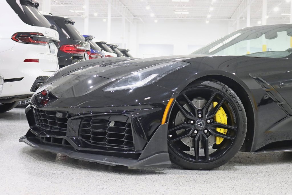 Used 2016 Chevrolet Corvette Stingray Convertible w/ 3LT Preferred Equipment Group image 4
