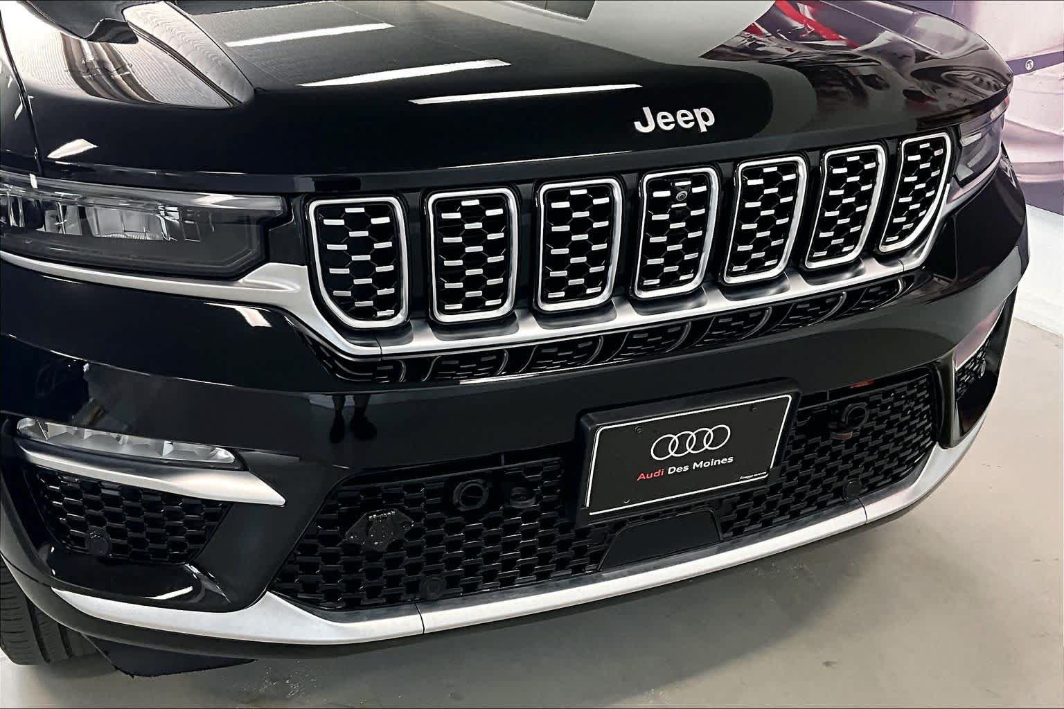 Used 2022 Jeep Grand Cherokee Summit AWD/4WD image 30