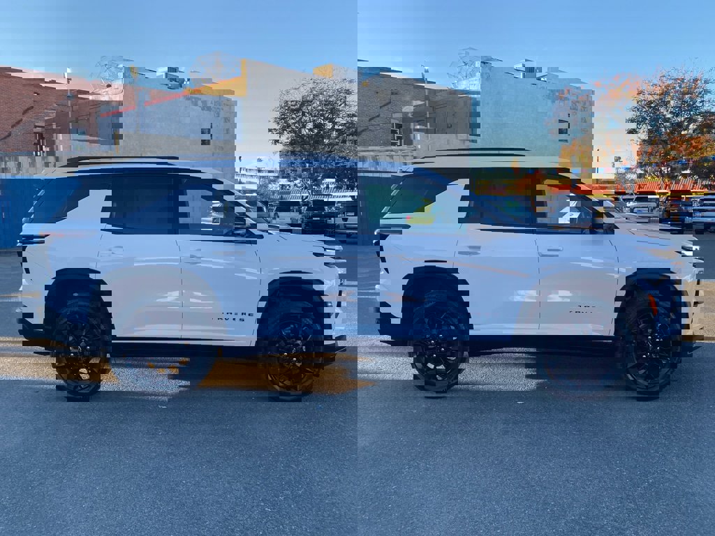 New 2026 Chevrolet Traverse LT w/ Midnight/Sport Edition image 5