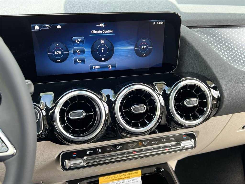 Certified 2025 Mercedes-Benz GLA 250 4MATIC image 18