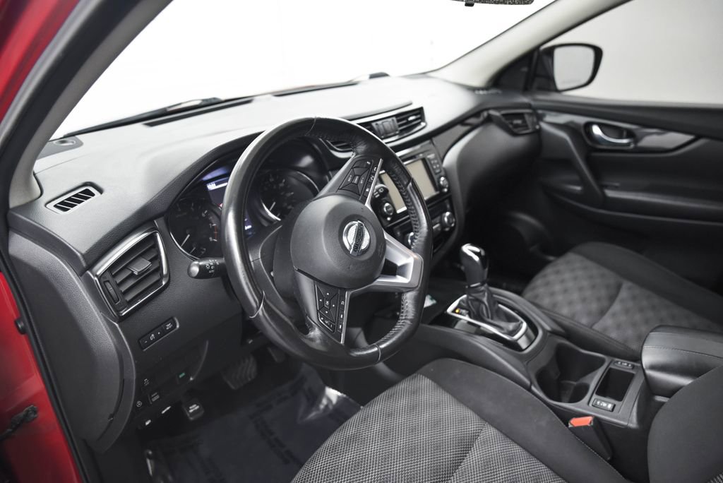 Used 2018 Nissan Rogue Sport SV w/ SV Technology Package image 16