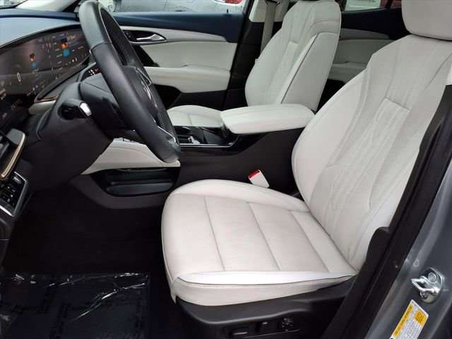 Used 2024 Buick Envision Avenir AWD/4WD image 5