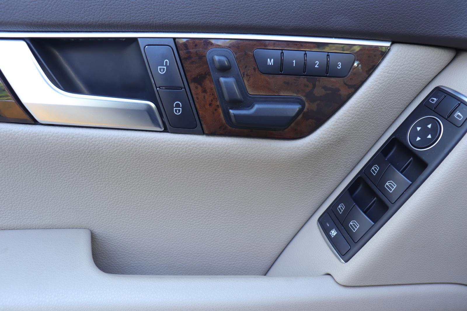 Used 2013 Mercedes-Benz C 250 Luxury image 21
