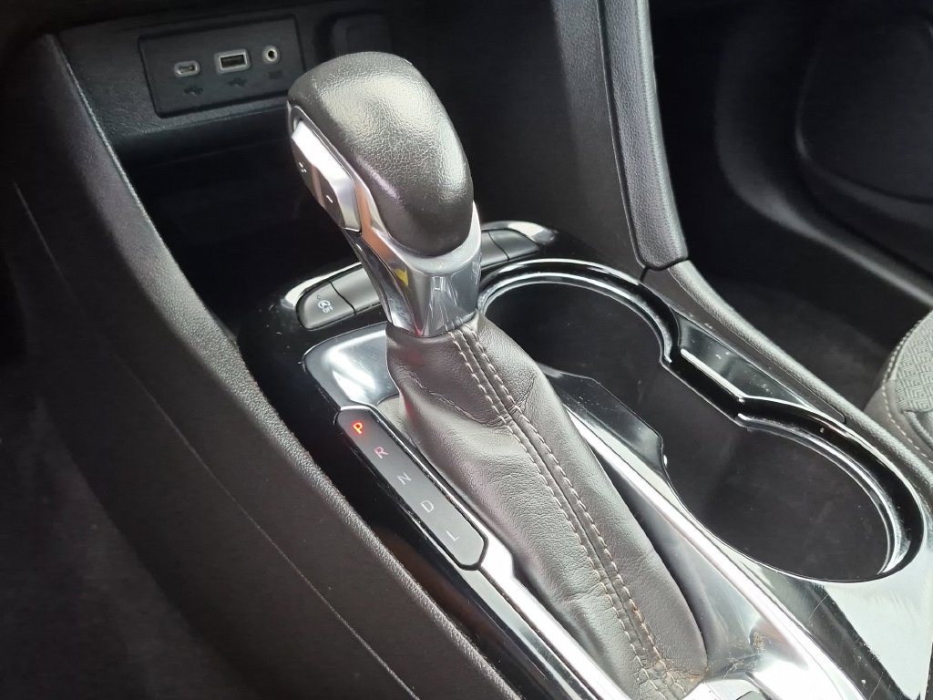 Used 2022 Buick Encore GX Select FWD image 25