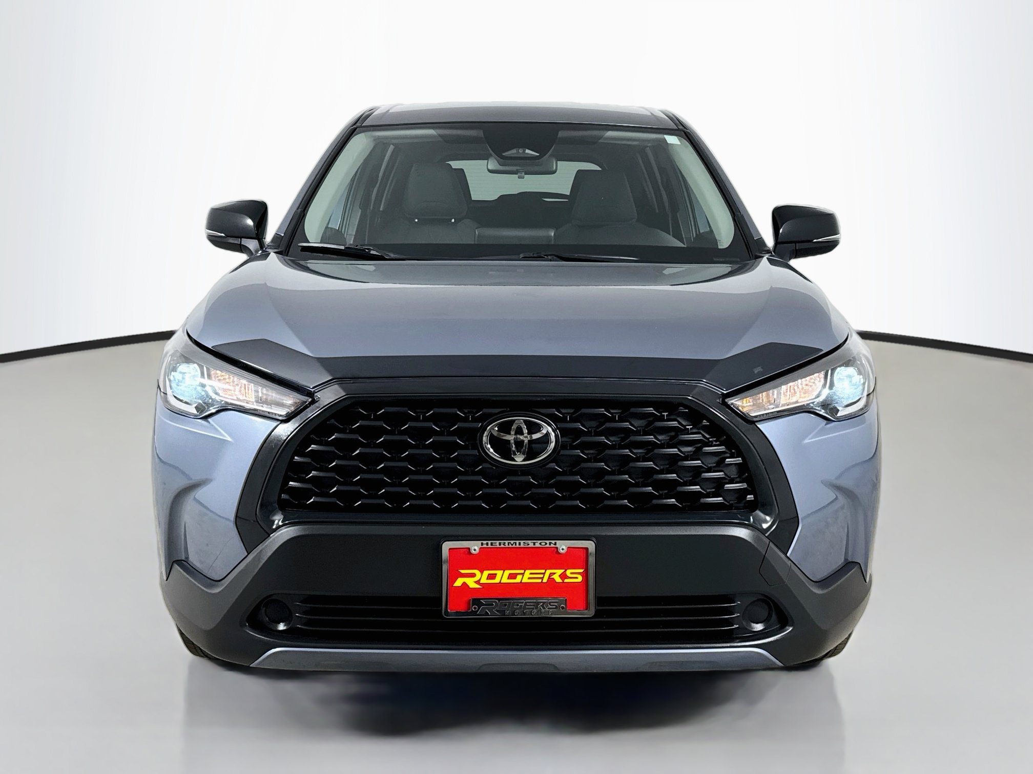 Used 2025 Toyota Corolla Cross LE AWD/4WD image 2