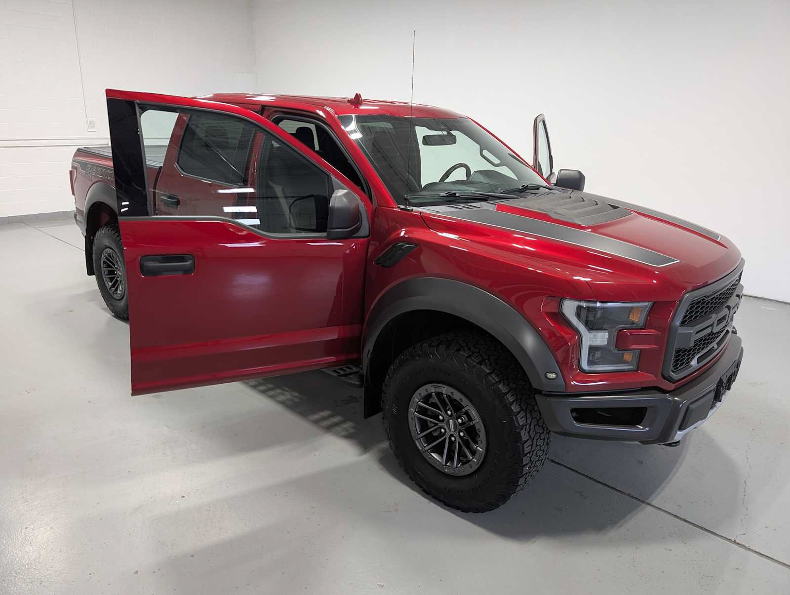 Used 2019 Ford F150 Raptor AWD/4WD image 17