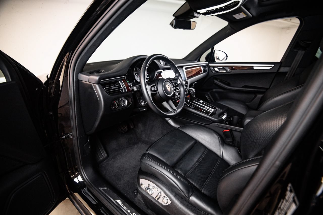 Certified 2023 Porsche Macan S AWD/4WD image 4