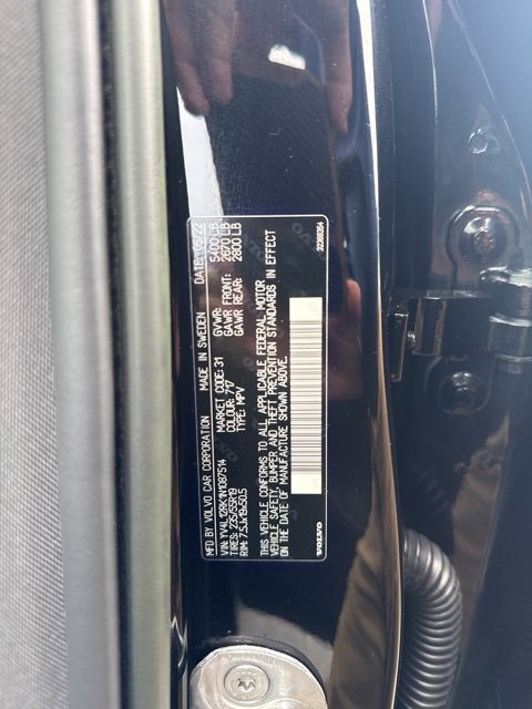 Certified 2022 Volvo XC60 B5 Momentum w/ Advanced Package image 28