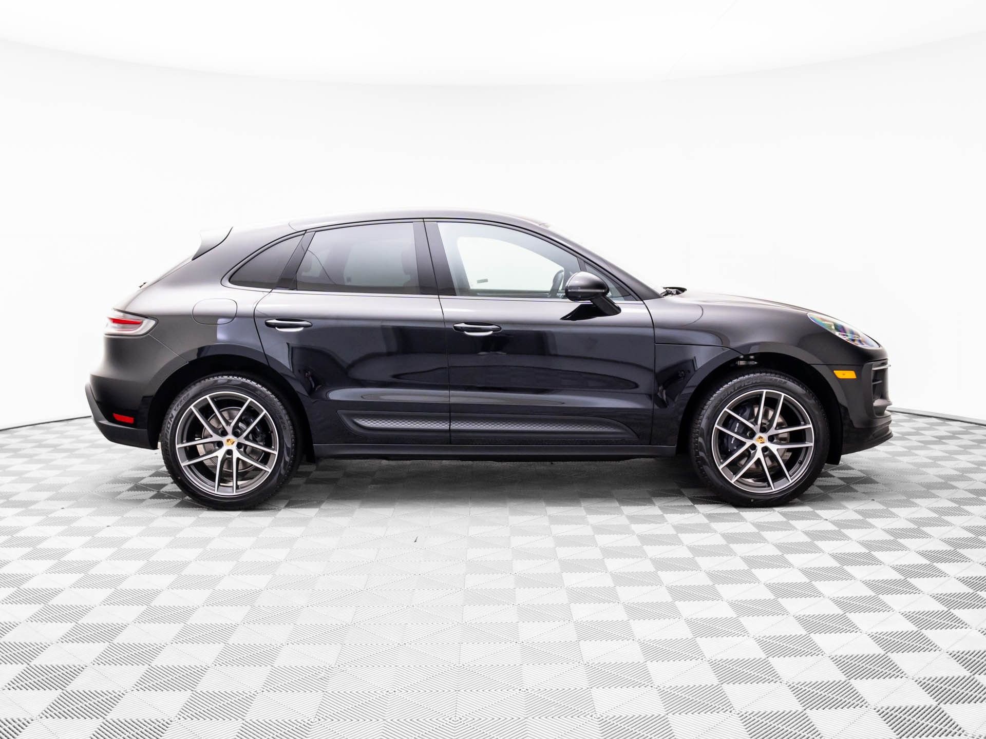 Certified 2026 Porsche Macan image 7