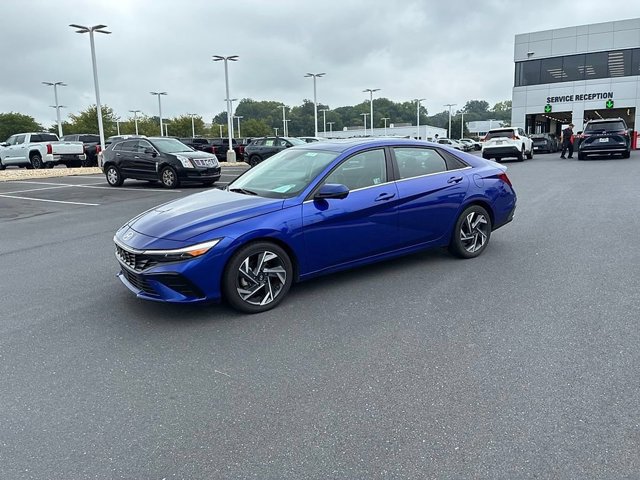 Used 2024 Hyundai Elantra Limited FWD image 18