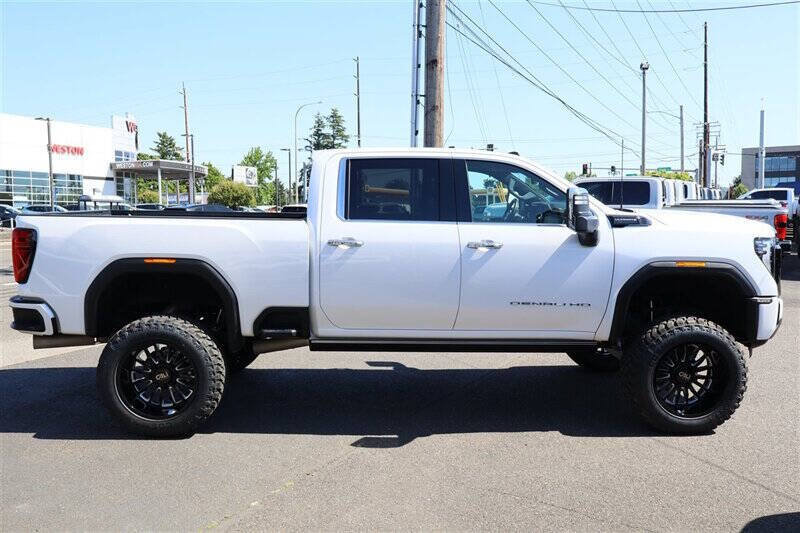 Used 2025 GMC Sierra 3500 Denali Ultimate AWD/4WD image 6