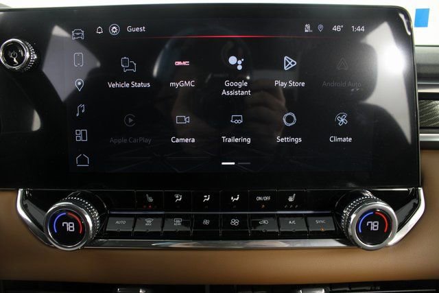 New 2026 GMC Canyon AT4 w/ Off-Road Front Bumper Package image 4