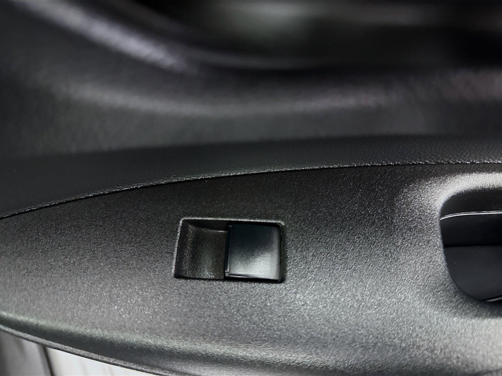 Used 2025 Toyota Corolla LE image 30