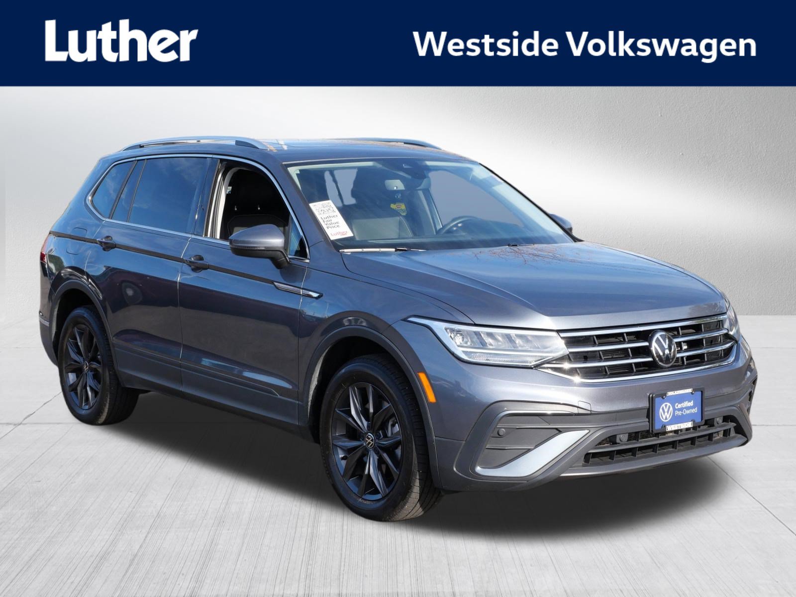 Certified 2023 Volkswagen Tiguan SE w/ Panoramic Sunroof Package AWD/4WD image 1