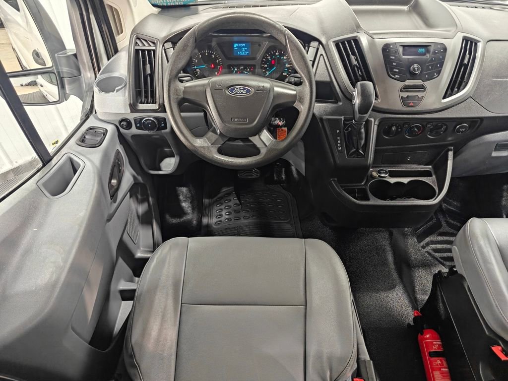 Used 2016 Ford Transit 150 XL image 4