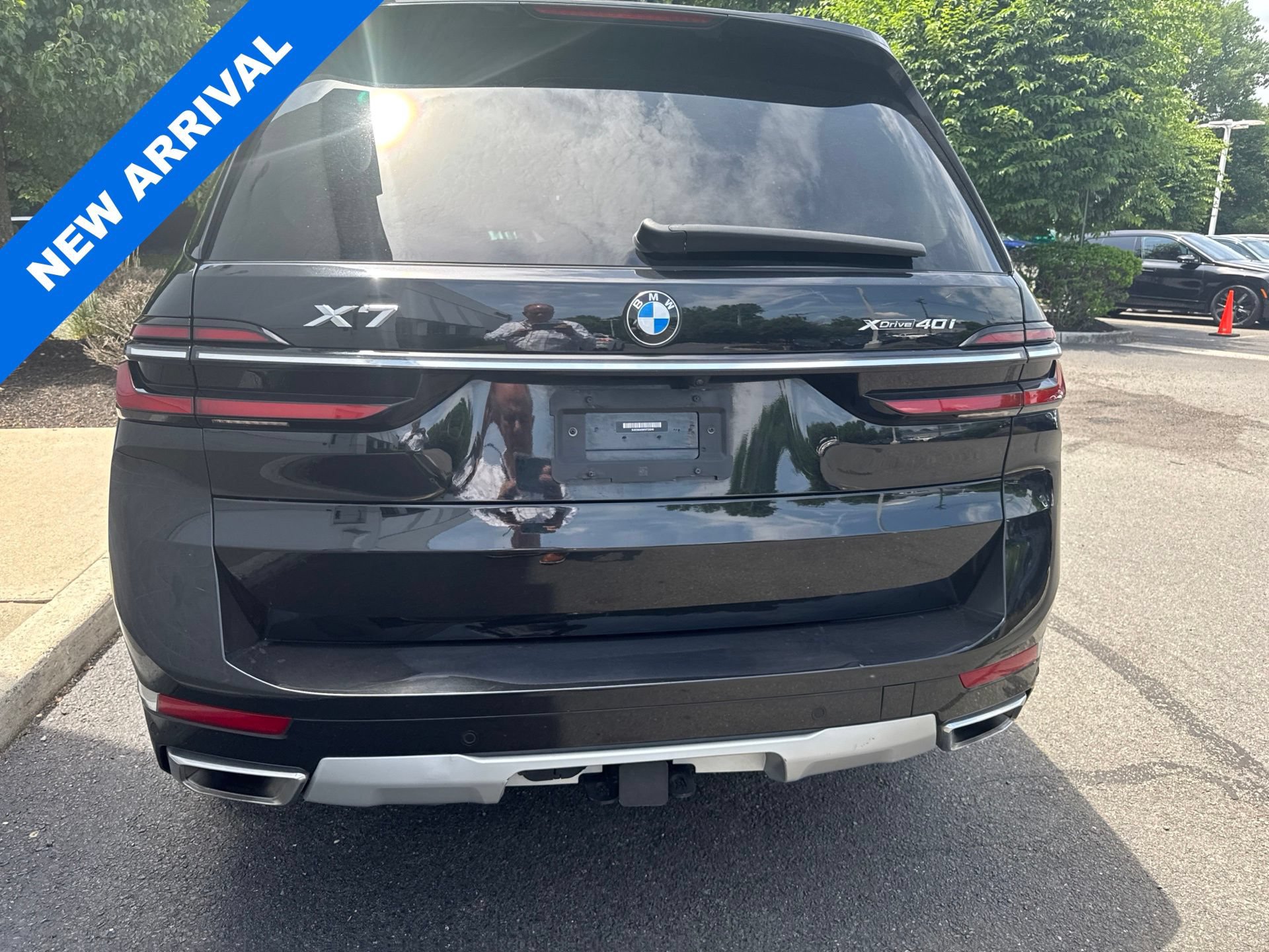 Used 2024 BMW X7 xDrive40i w/ Climate Comfort Package AWD/4WD image 3