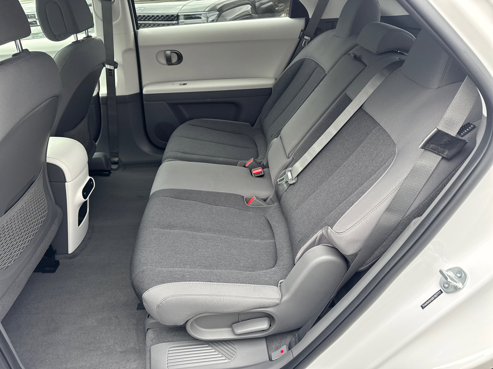 New 2025 Hyundai Ioniq 5 SE image 13