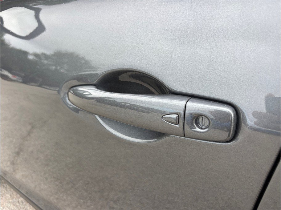 Used 2019 Nissan Kicks SV FWD image 14