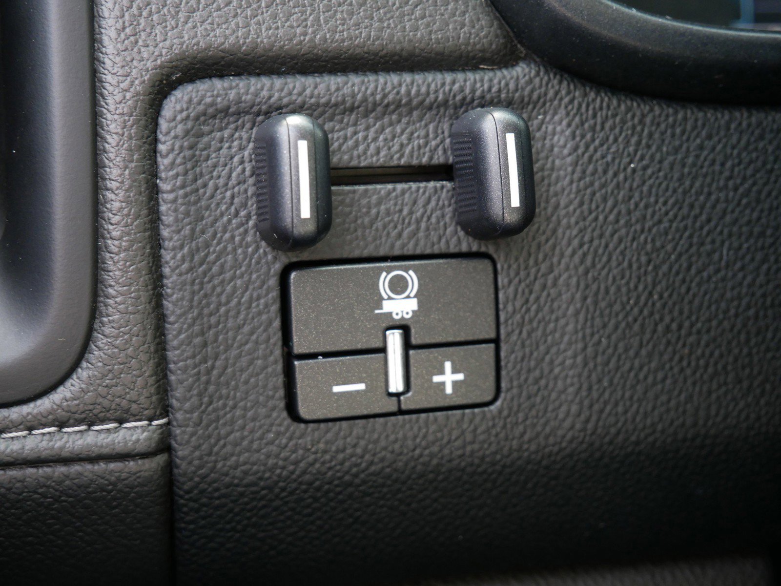 Used 2018 GMC Canyon SLT w/ Driver Alert Package image 30