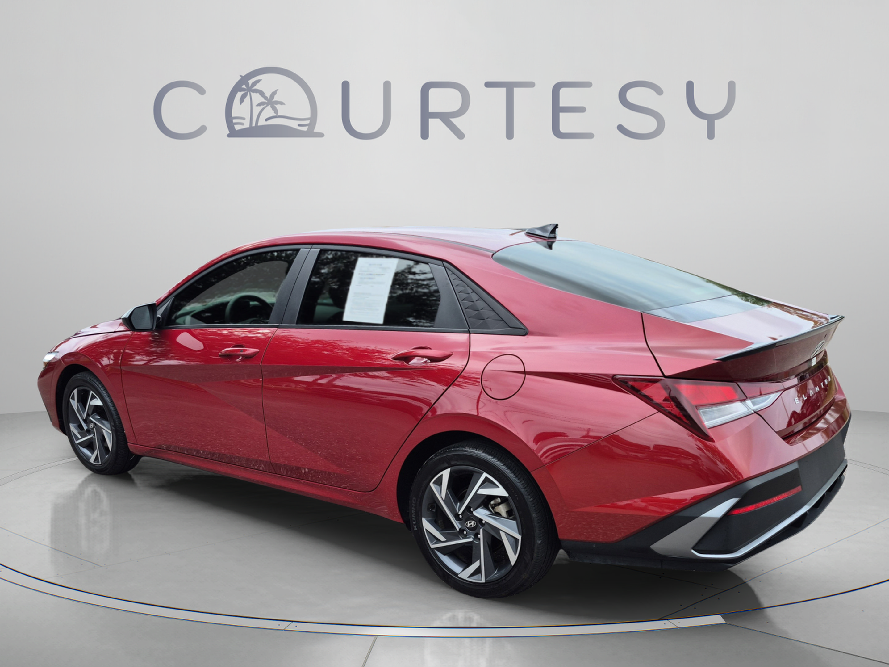 Used 2025 Hyundai Elantra Sport FWD image 3
