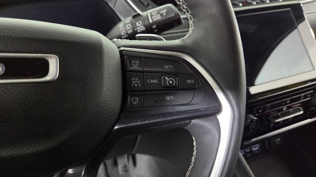 Used 2023 Jeep Grand Cherokee Altitude image 18