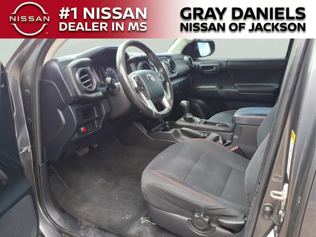 Used 2016 Toyota Tacoma SR5 w/ SR5 Appearance Package (SN) AWD/4WD image 24