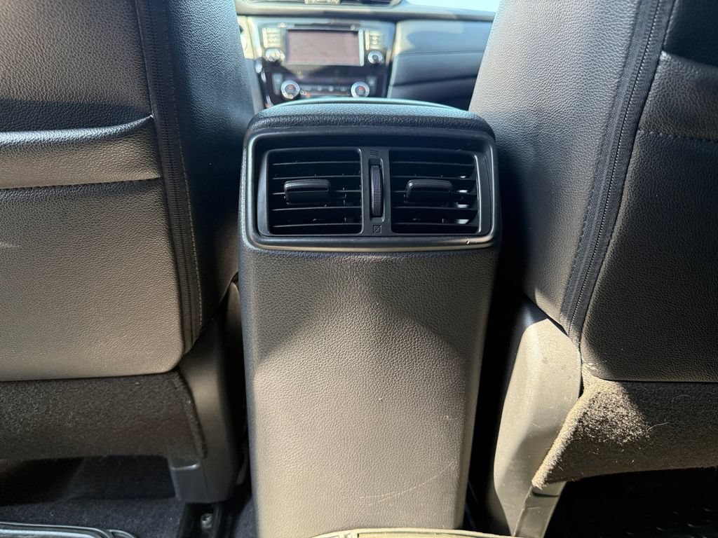 Used 2018 Nissan Rogue SL w/ Premium Package FWD image 23