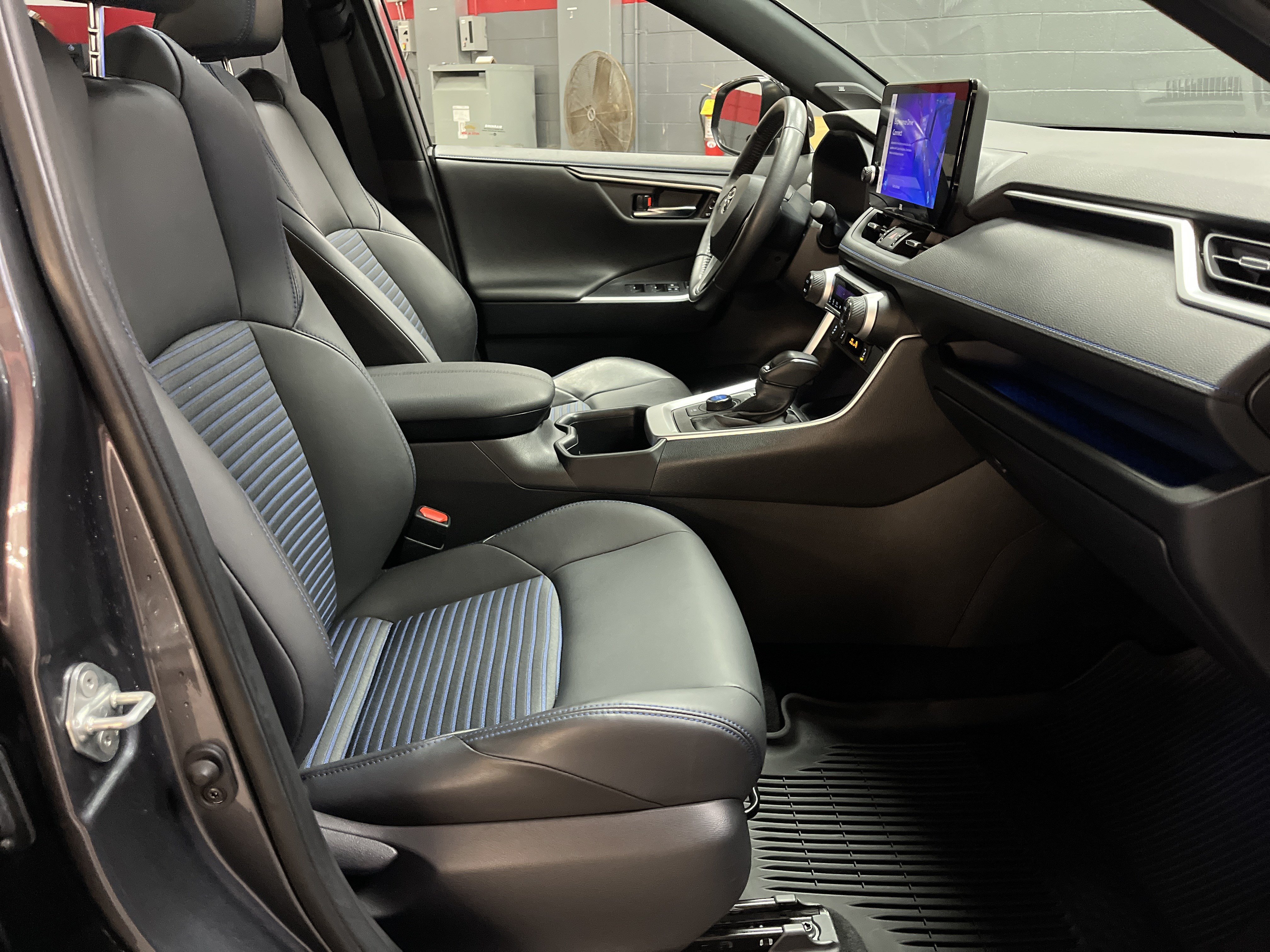 Used 2023 Toyota RAV4 XSE AWD/4WD image 33