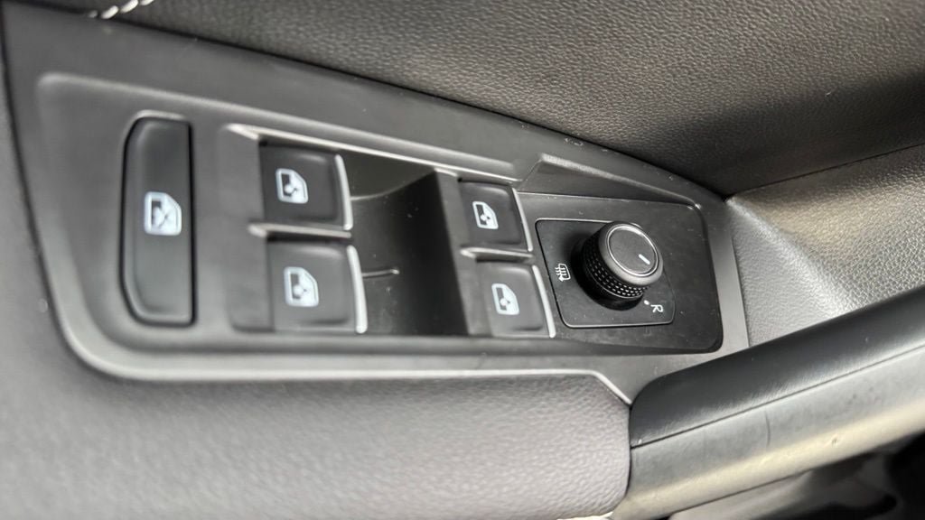 Used 2023 Volkswagen Tiguan SE R-Line AWD/4WD image 18