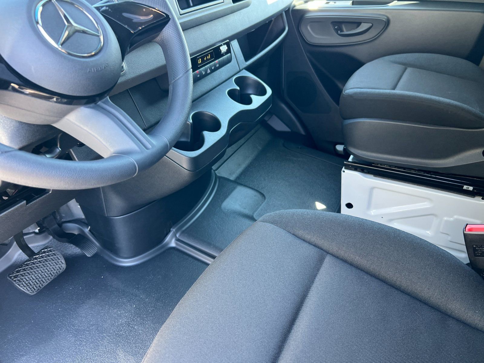 New 2025 Mercedes-Benz Sprinter 2500 image 7