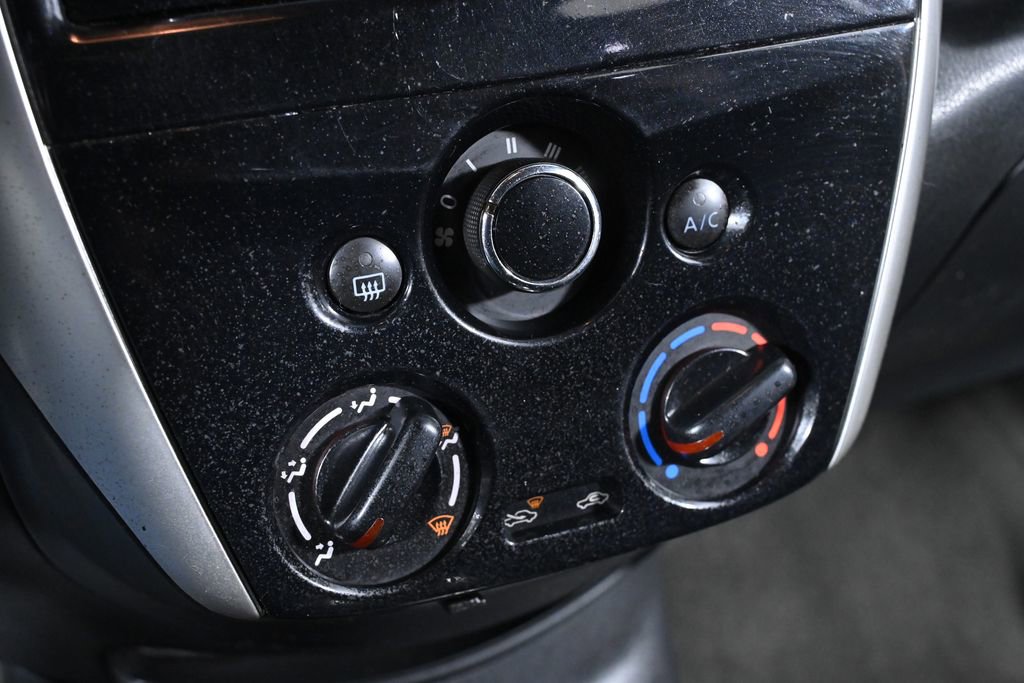 Used 2015 Nissan Versa Note SV image 17