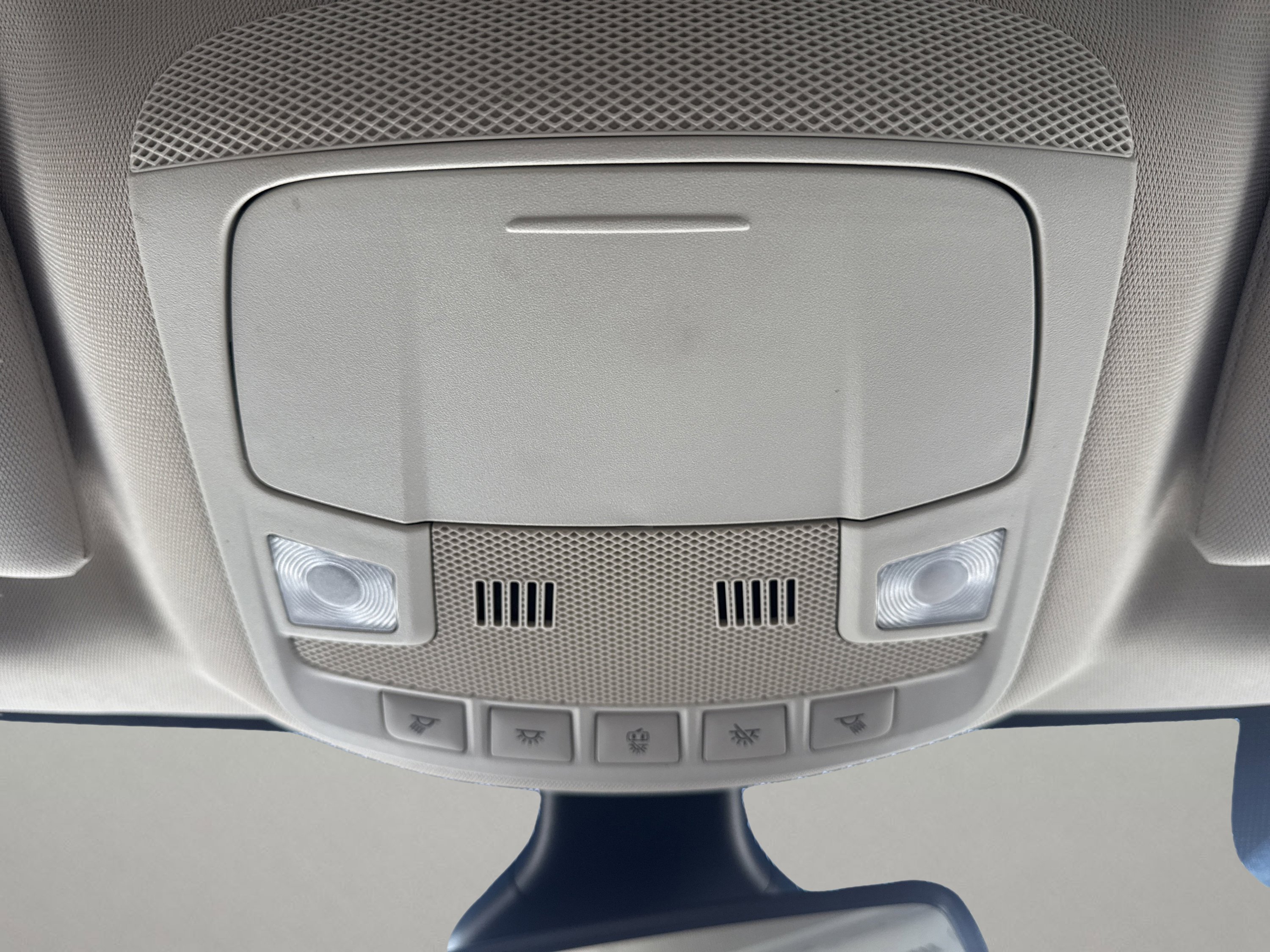 Used 2020 Ford Edge Titanium image 28