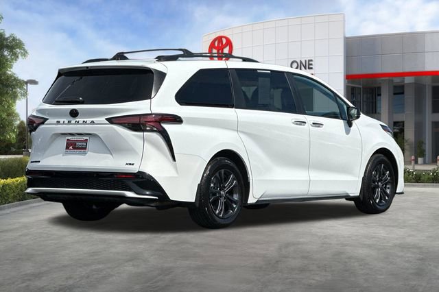 Used 2026 Toyota Sienna XSE AWD/4WD image 4