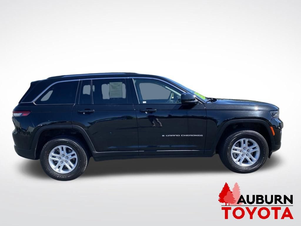 Used 2023 Jeep Grand Cherokee Laredo w/ Luxury Tech Group I AWD/4WD image 8