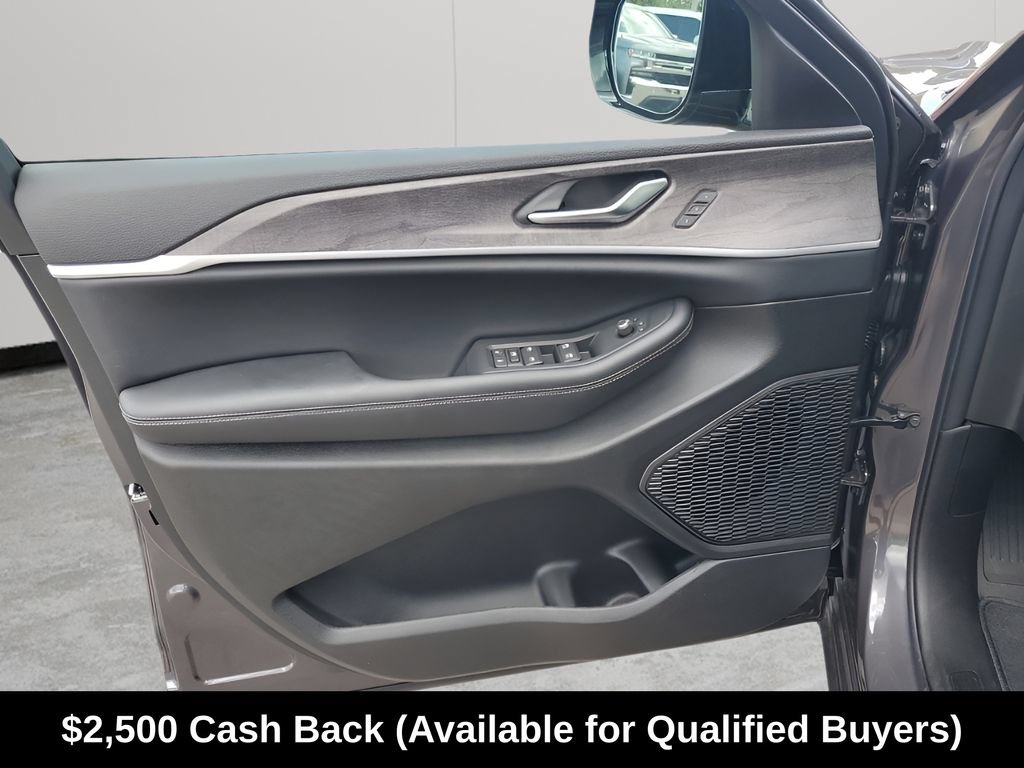 New 2025 Jeep Grand Cherokee L Limited w/ Luxury Tech Group II RWD image 76