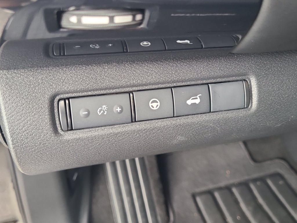Certified 2026 Nissan Pathfinder SV FWD image 26