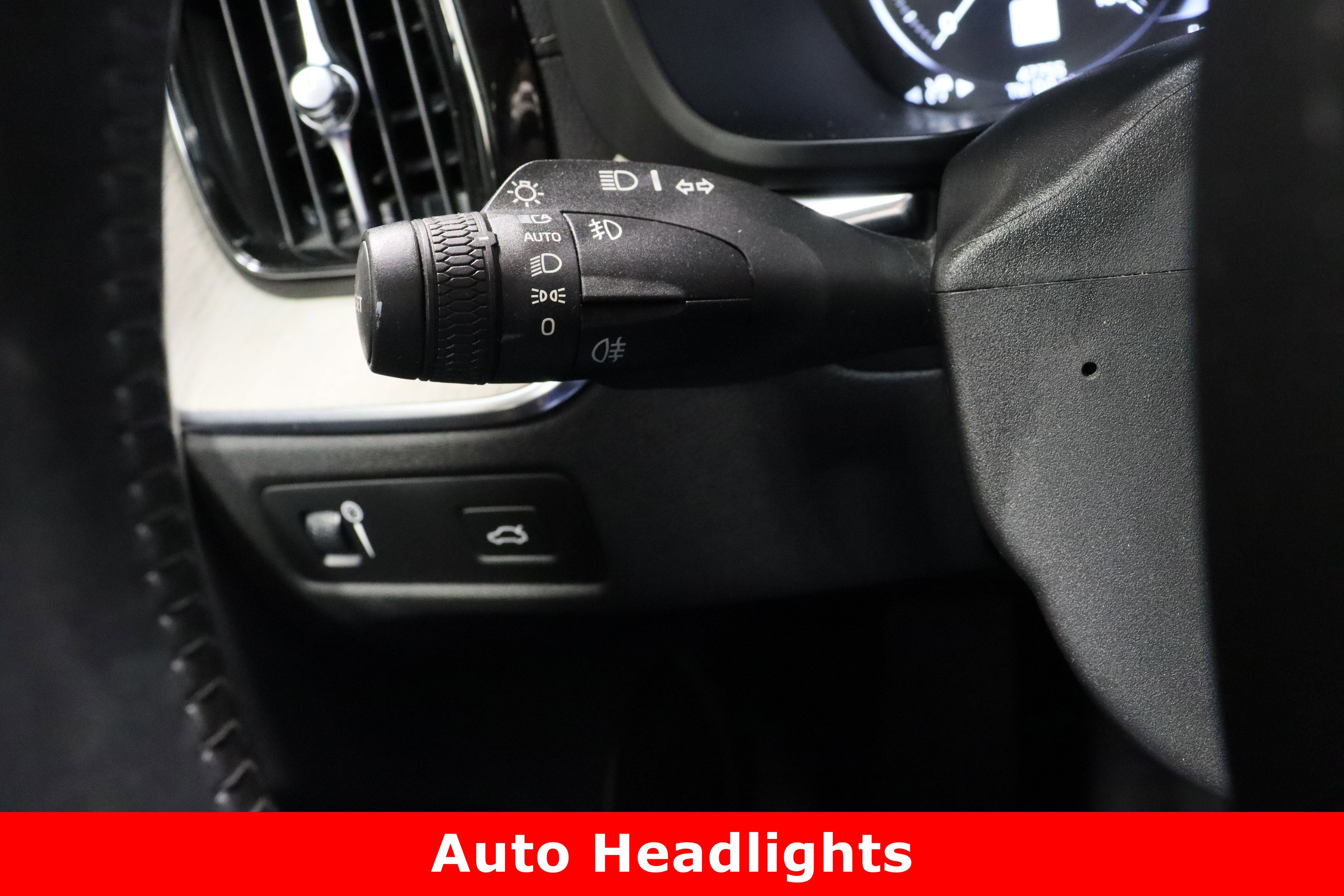 Used 2018 Volvo XC60 T6 Inscription w/ Convenience Package image 26