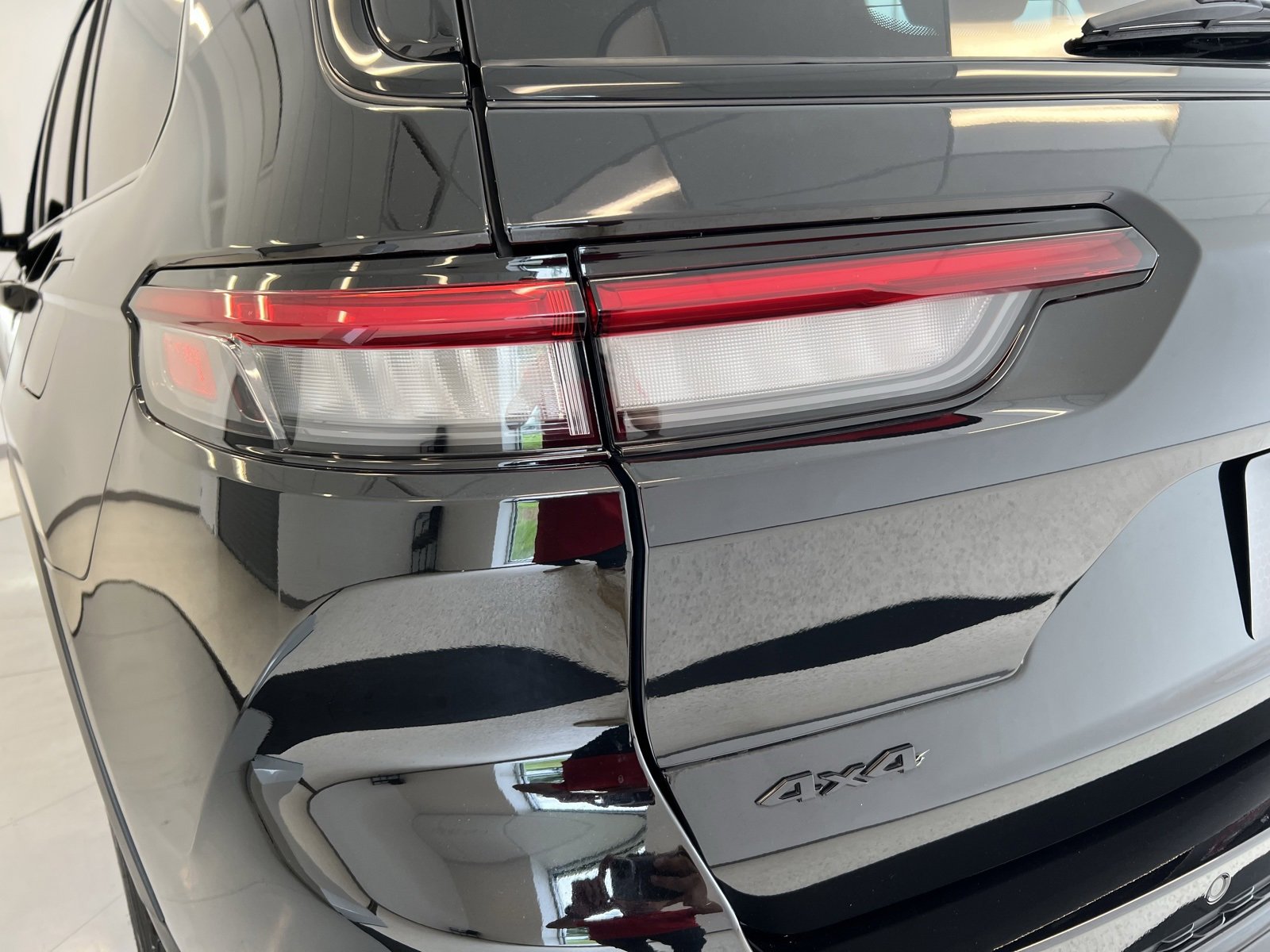 Used 2024 Jeep Grand Cherokee L Limited w/ Black Appearance Package image 57