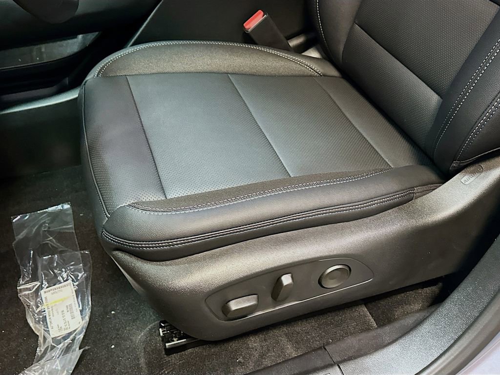 New 2026 Chevrolet Equinox EV LT image 21