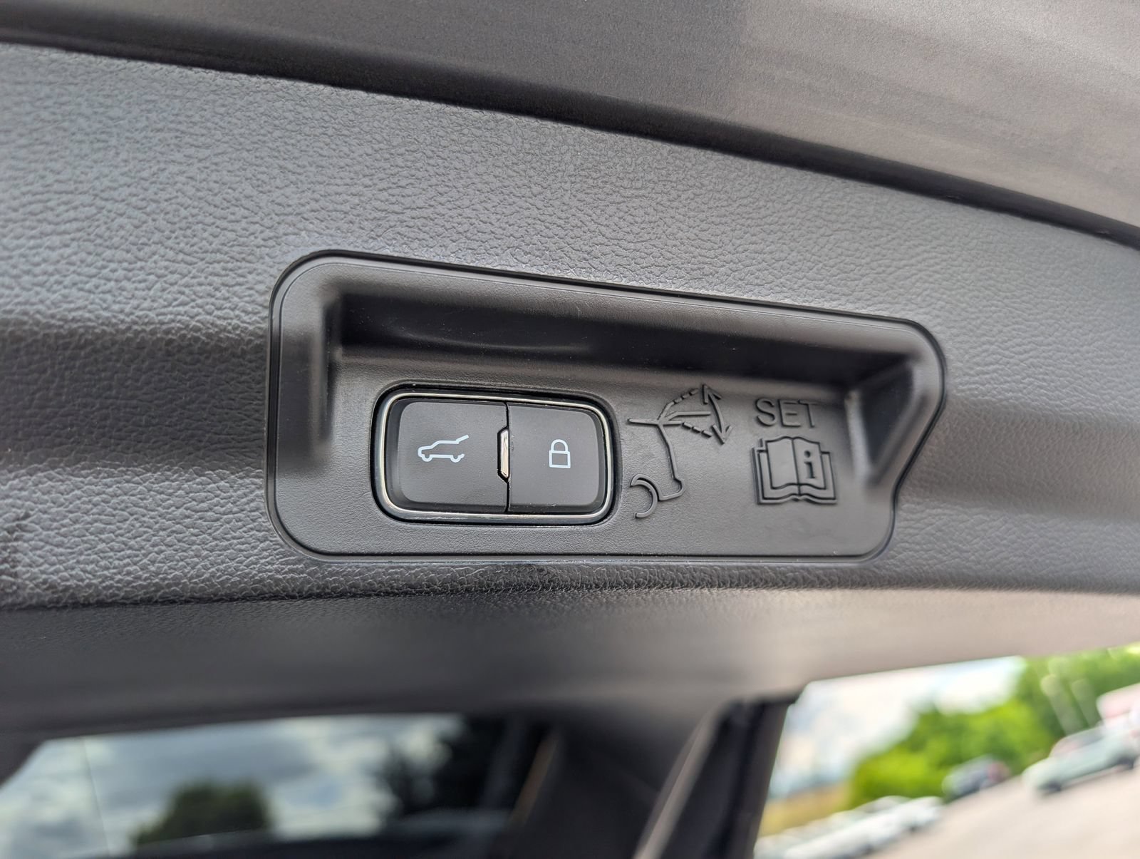 Used 2025 Ford Explorer ST-Line w/ Premium Package RWD image 26