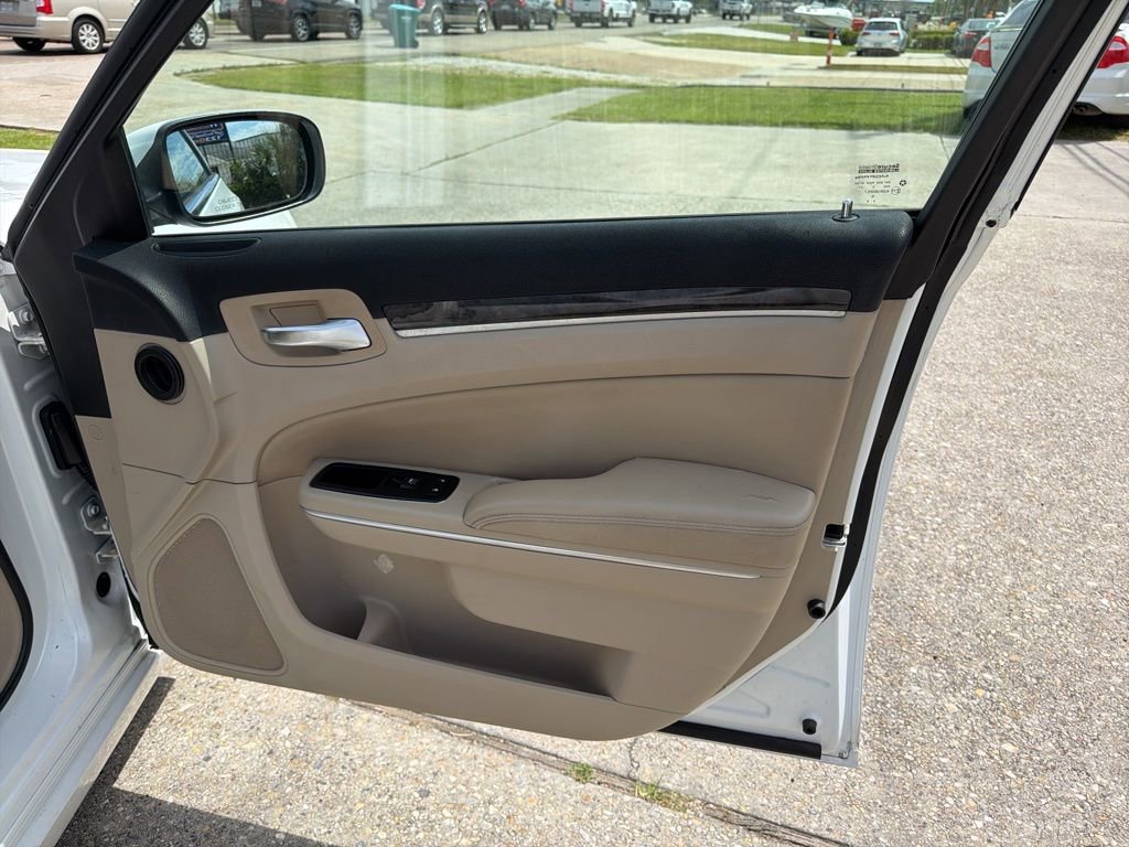 Used 2011 Chrysler 300 RWD image 15