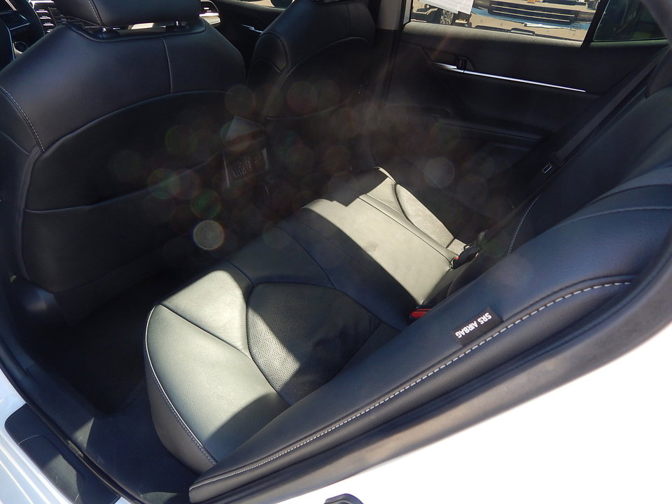 Used 2020 Toyota Camry XSE image 15