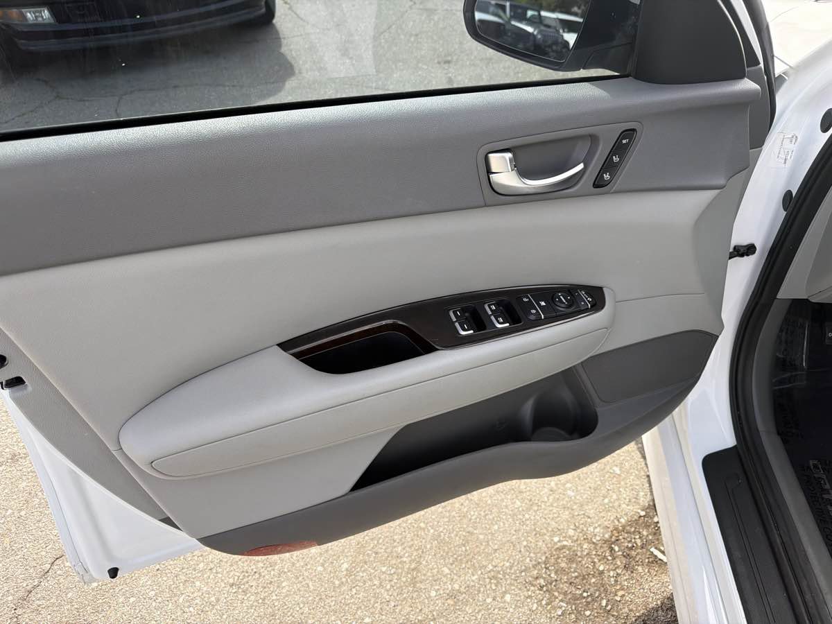 Used 2018 Kia Optima EX image 8