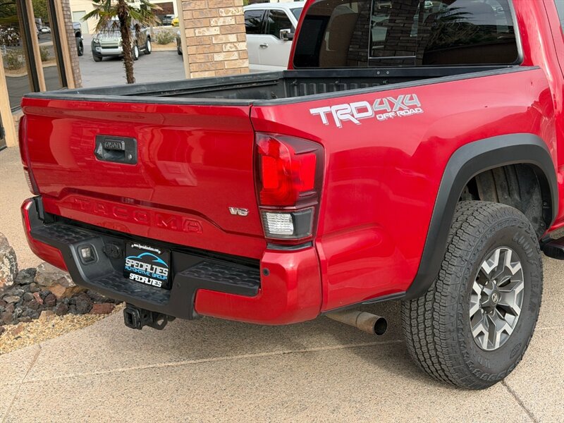Used 2019 Toyota Tacoma TRD Off-Road AWD/4WD image 16