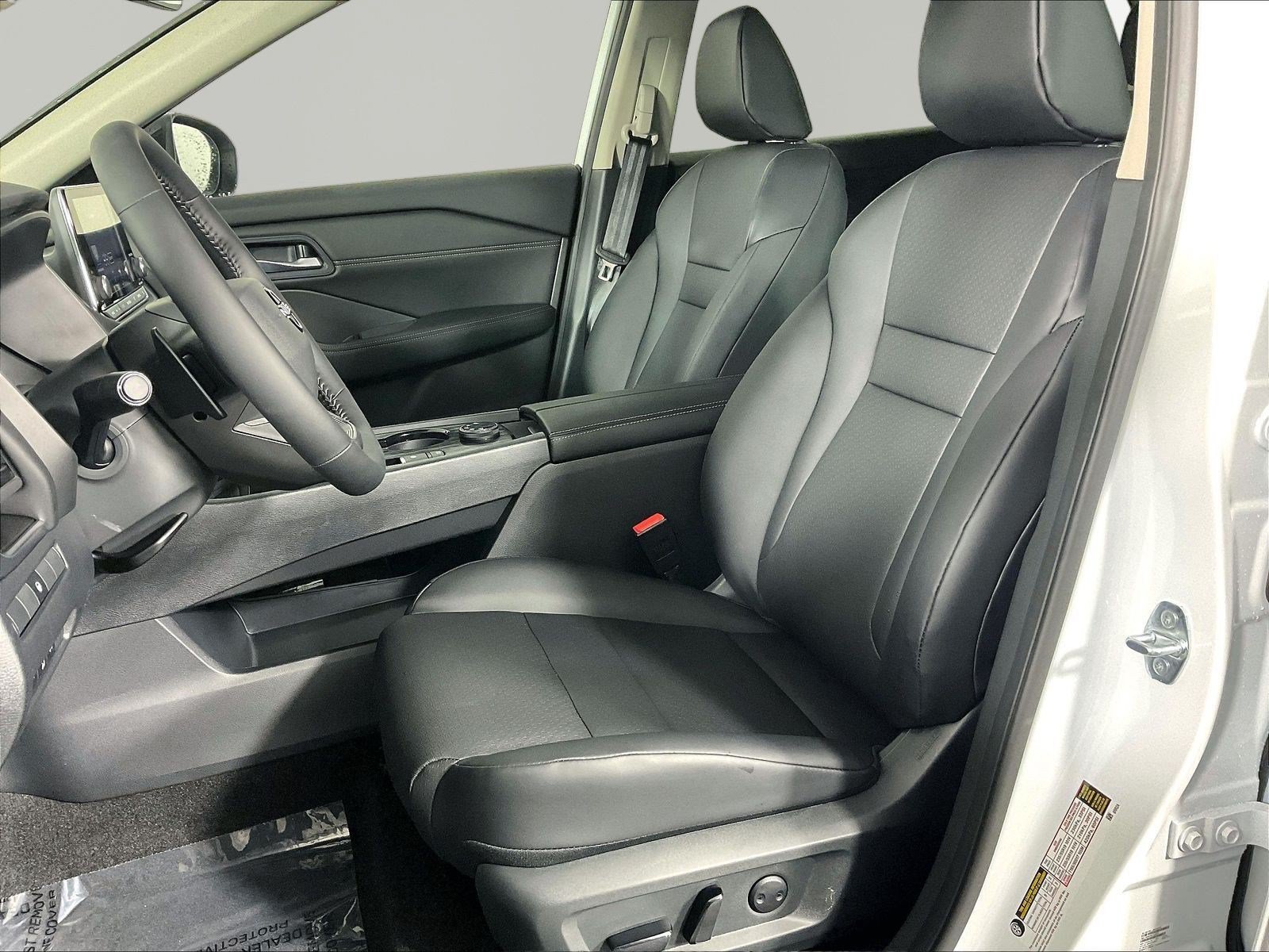 New 2026 Nissan Rogue Dark Armor AWD/4WD image 17